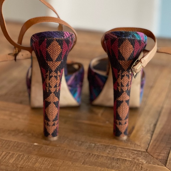 Colourful strap sandals with bloc heel - Picture 4 of 7